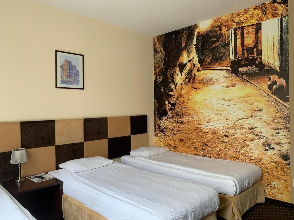 Phòng 3 Tiêu chuẩn | Bàn, màn/rèm cản sáng, bàn ủi/dụng cụ ủi quần áo 