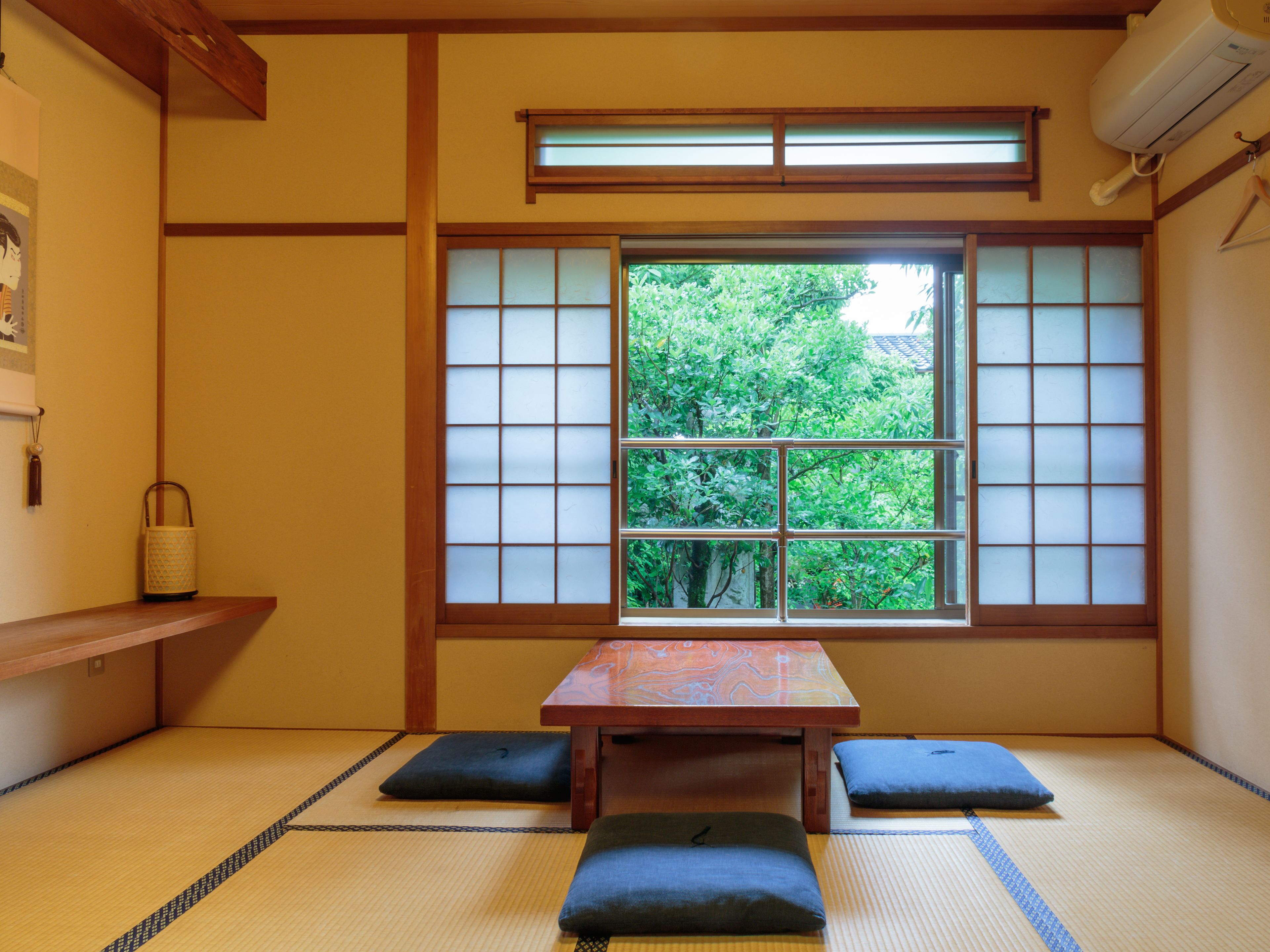 Japanese-Style Room ( Garden View ) with Shared Bathroom | Garden view