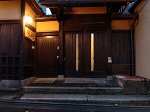 Building design - Gion Ryokan Q-beh - Hostel (Kyoto)