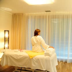 Sauna, bain à remous, hammam, soins corporels, soins d'hydrothérapie