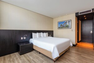 Ropa de cama de alta calidad y minibar 