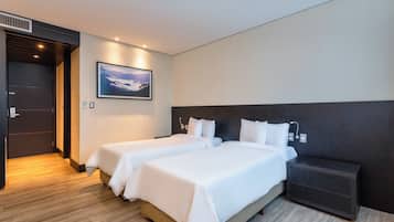Twin Room | Premium bedding, minibar, in-room safe, desk