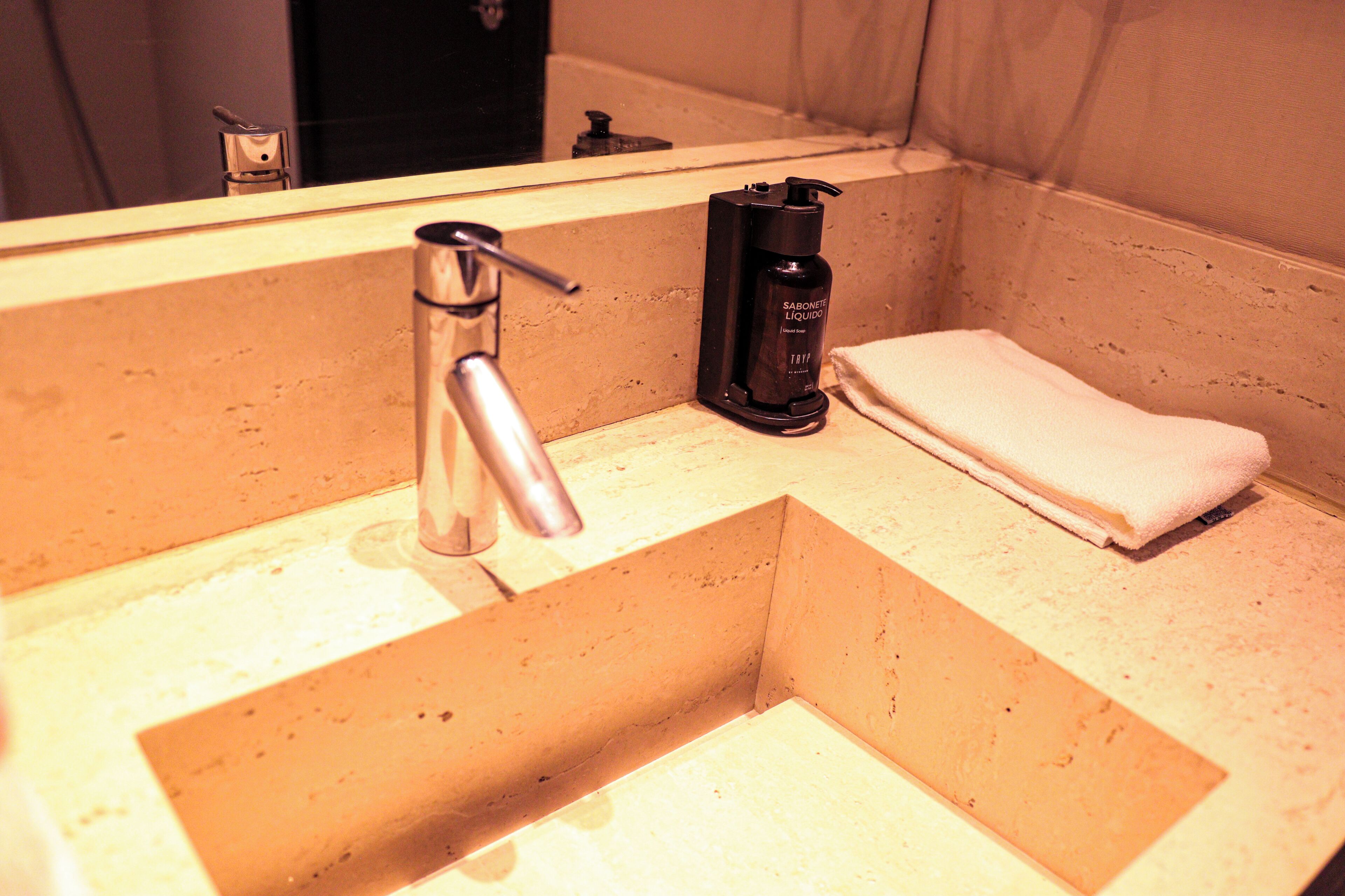 double room | bathroom | shower, free toiletries, hair dryer, towels