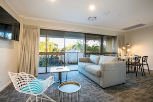 Three Bedroom Apartment | Room amenity