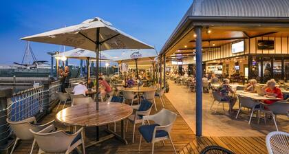 Nightcap at Kawana Waters Hotel