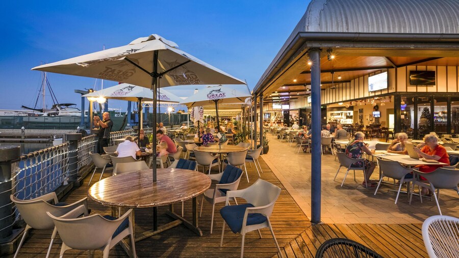 Nightcap at Kawana Waters Hotel