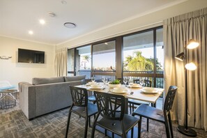 Apartamento, 3 habitaciones | Tabla de planchar con plancha, wifi gratis, ropa de cama