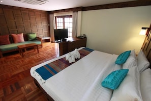 In-room safe, free cots/infant beds, rollaway beds, free WiFi - Hua Hin Golf Villa (Hua Hin)