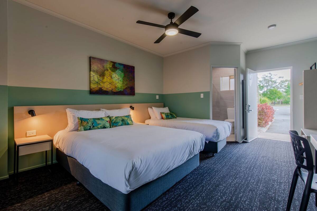 Minibar, desk, iron/ironing board, free WiFi