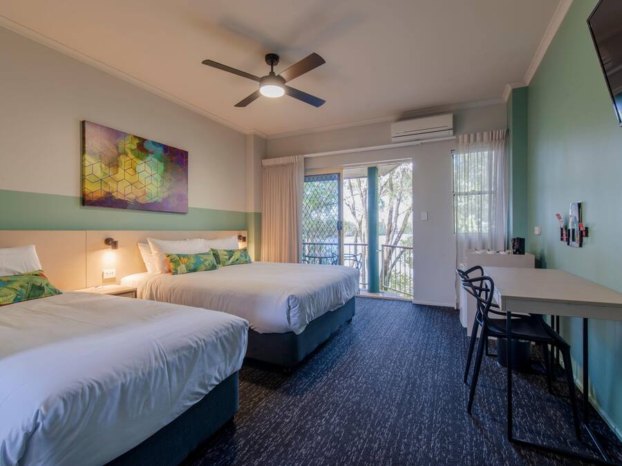 Studio Double & Single | Minibar, desk, iron/ironing board, free WiFi