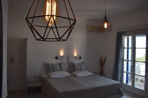 디럭스 더블룸 | 이집트산 면 시트, 저자극성 침구, 각각 다르게 가구 비치, 방음 설비