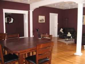 Dining - Driftwood Heights Bed & Breakfast (Summerside)