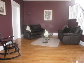 Lobby sitting area - Driftwood Heights Bed & Breakfast (Summerside)