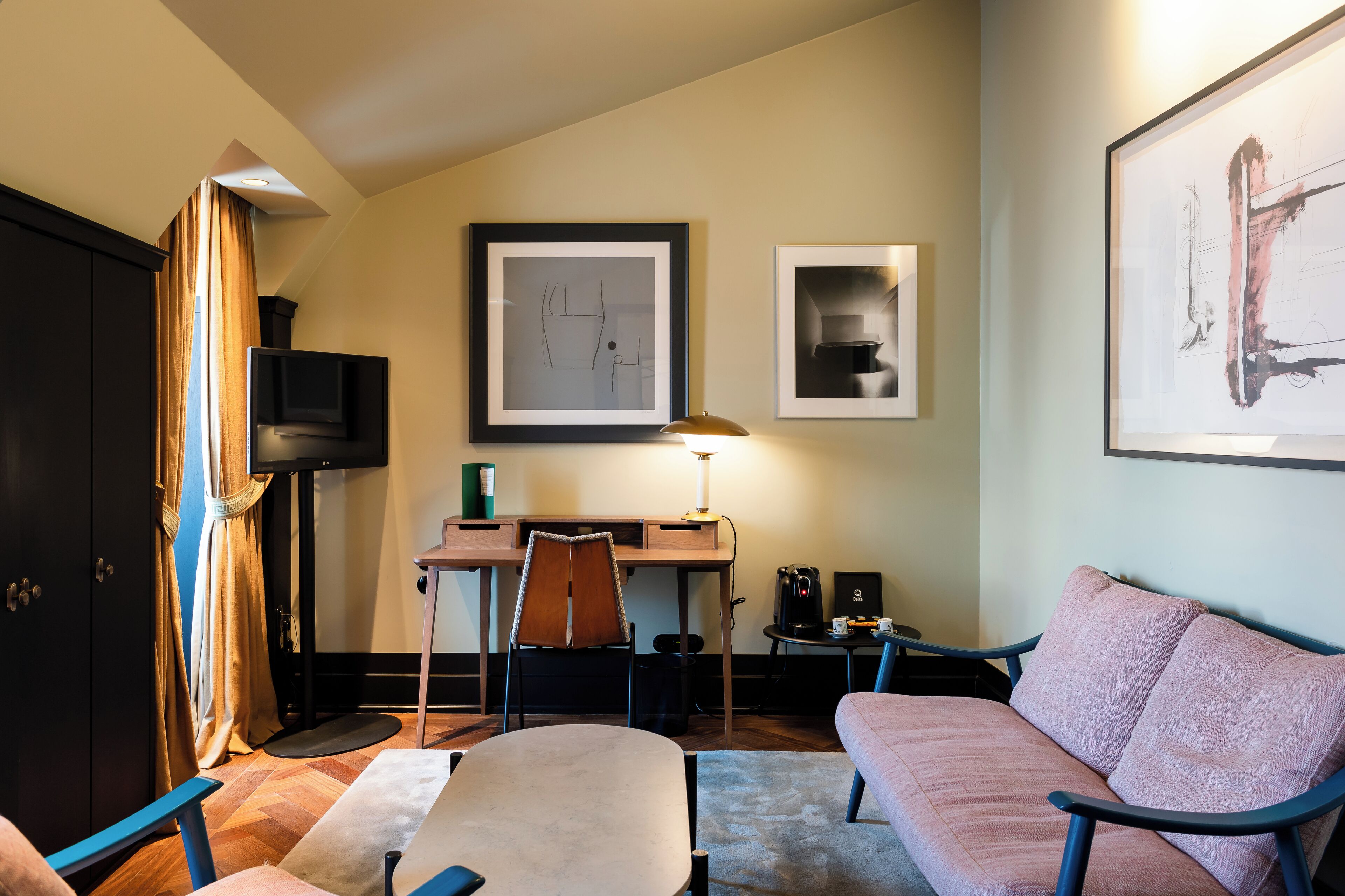 suite (santo antónio) | 1 bedroom, premium bedding, minibar, in-room safe