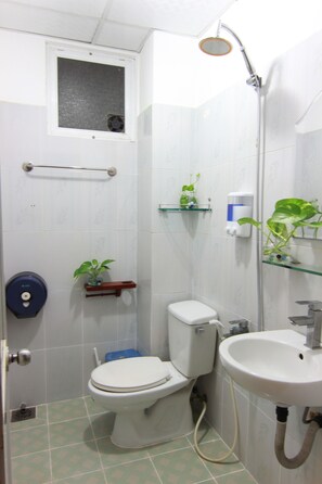 Bathroom - LeSimoLe Boutique Apartments & Hotel (Nha Trang)