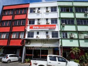 Exterior - OYO 44034 Furama Lodging House (Kuching)