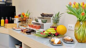 Desayuno buffet (EUR 15 por persona)