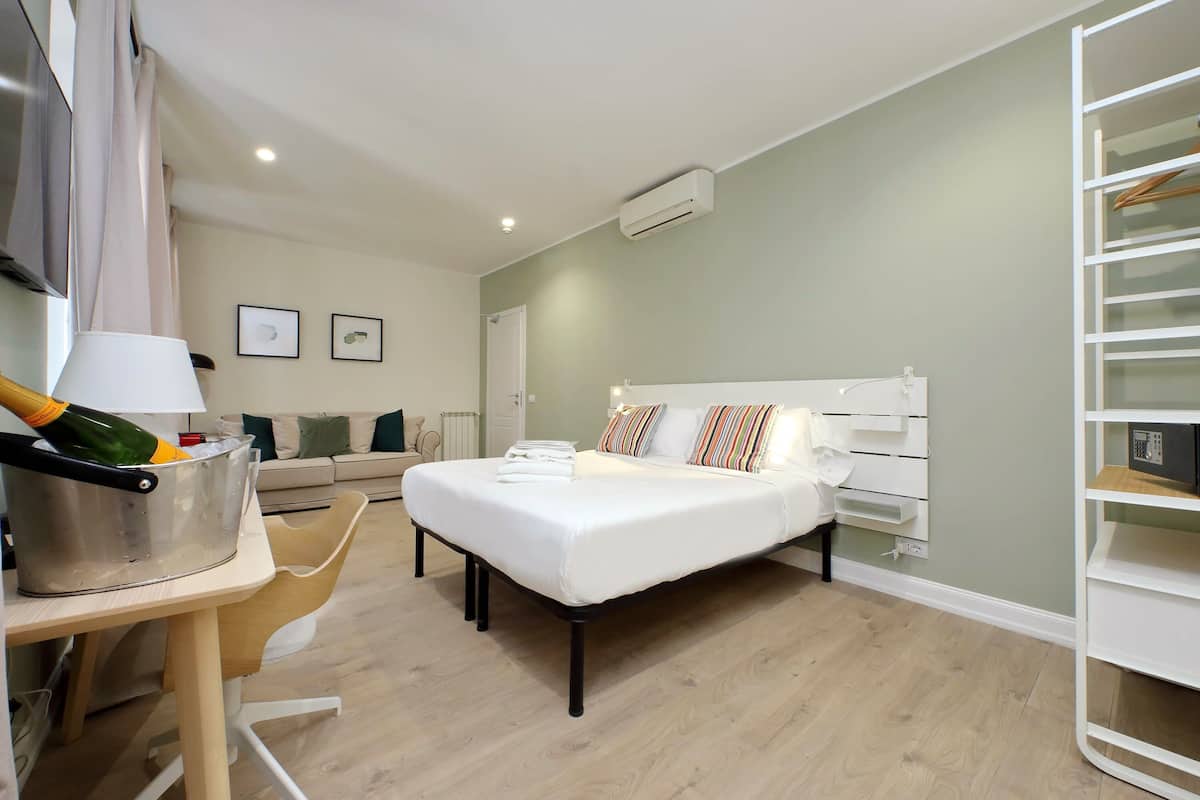 Suite | 1 Schlafzimmer, Zimmersafe, Schreibtisch, Verdunkelungsvorhänge