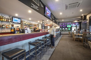 Bar (en la propiedad)