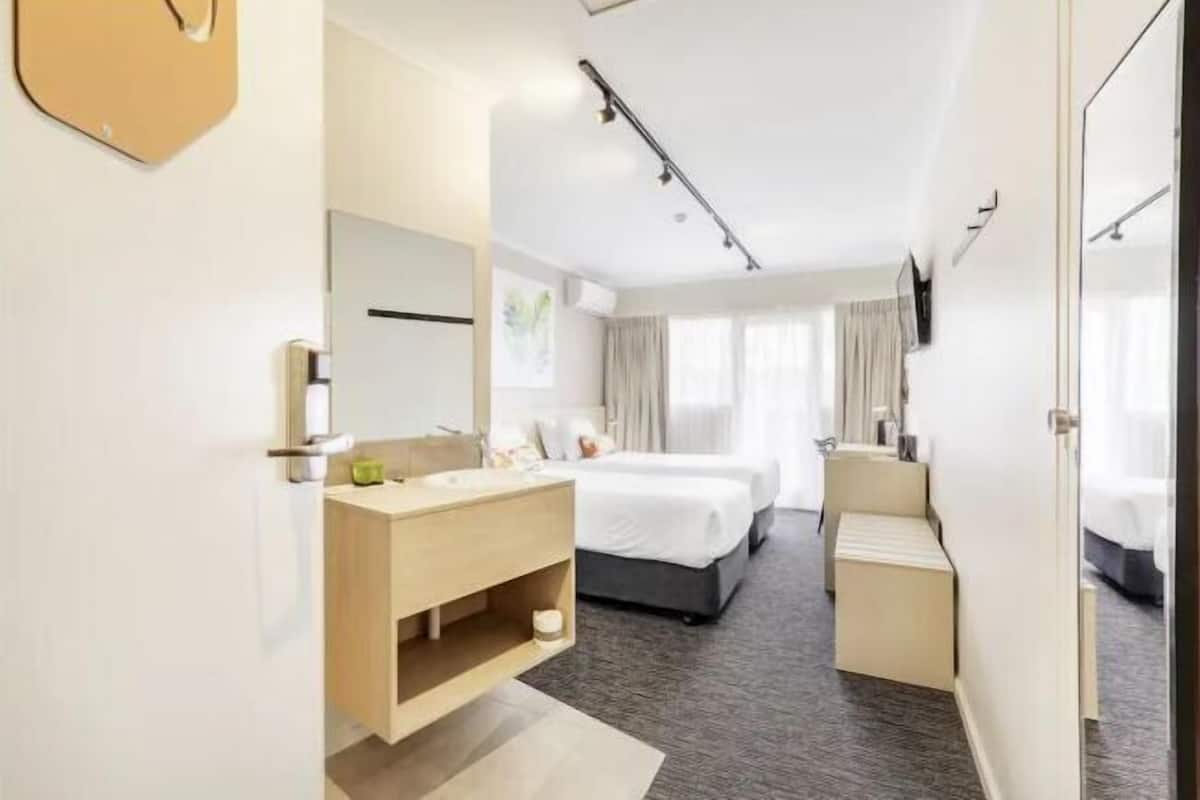 Desk, iron/ironing board, WiFi (free), bed sheets
