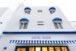 Fachada da propriedade