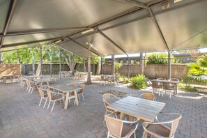Lunch and dinner served - Links Hotel (Seaton)