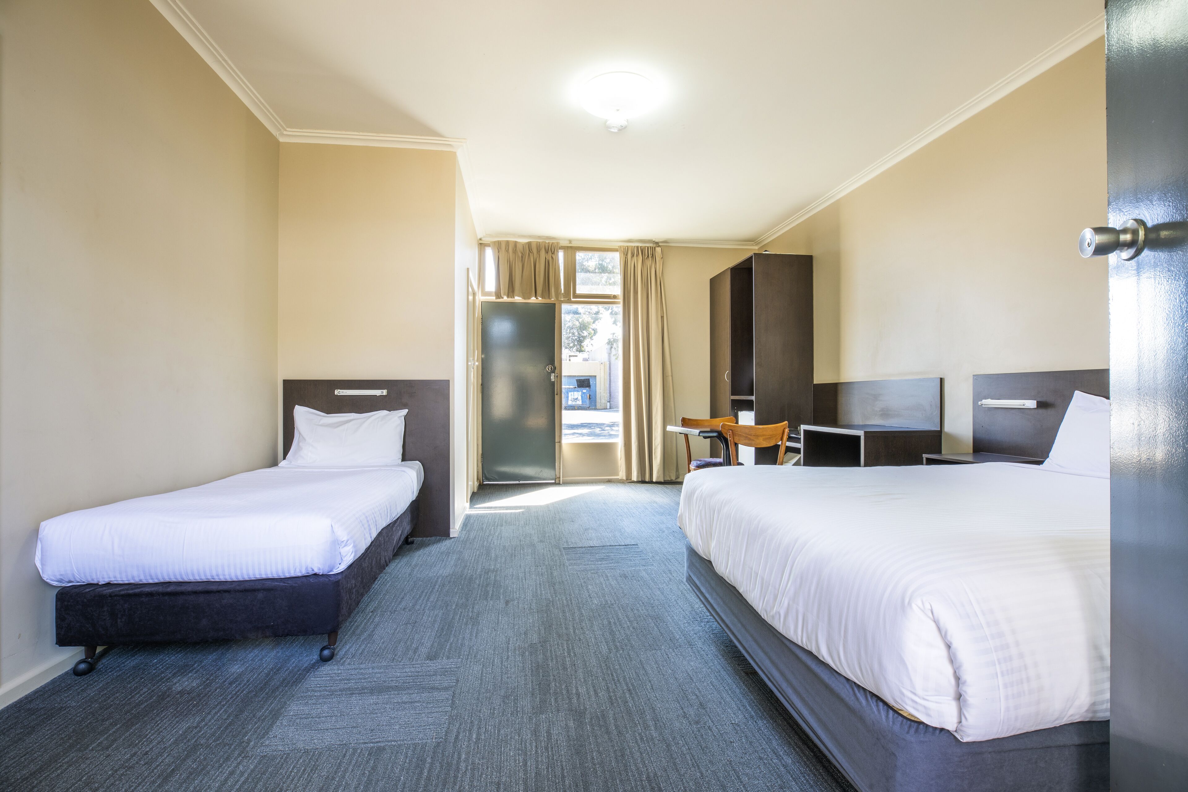 studio queen & single | desk, iron/ironing board, free wifi, bed sheets