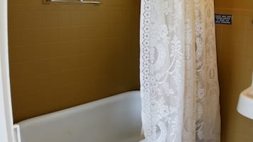 Classic Room, 1 Double Bed, Private Bathroom | Bathroom | Combined shower/tub, hair dryer, towels