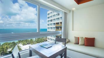 Family Suite | Free minibar, in-room safe, desk, laptop workspace