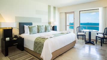 Deluxe Ocean Front King with Balcony