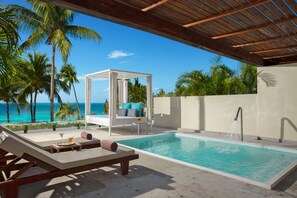 Preferred Club Honeymoon Plunge Pool Suite | Terrace/patio - Dreams Sands Cancun Resort & Spa - All Inclusive (Cancun)