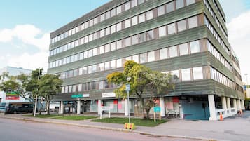 Vista frontal de la propiedad