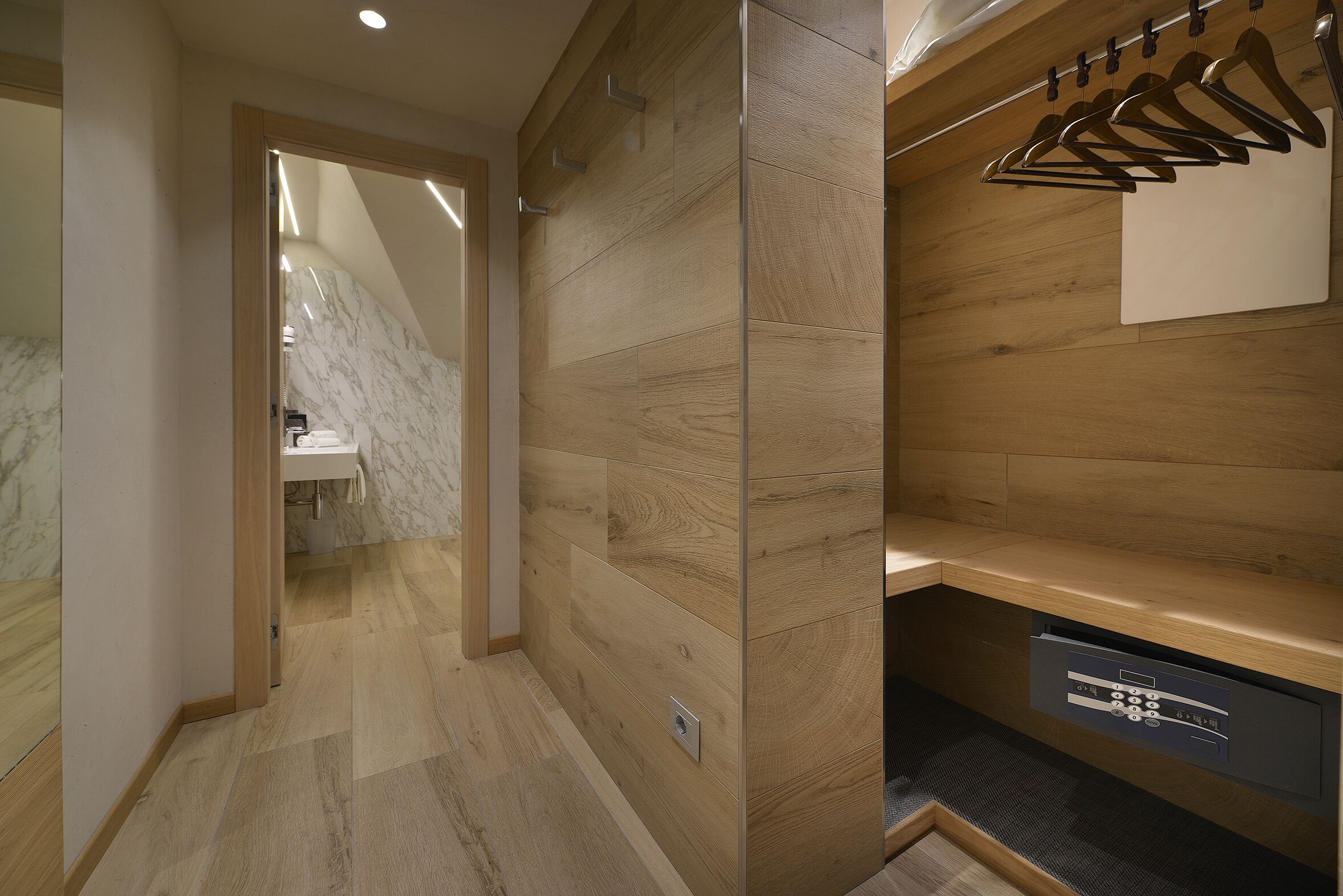 classic double or twin room, 1 bedroom, private bathroom | bathroom | free toiletries, hair dryer, bathrobes, slippers