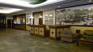 ฝ่ายต้อนรับ