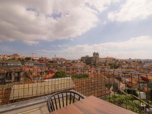 Balcony - ALIBI by YoursPorto (Porto)