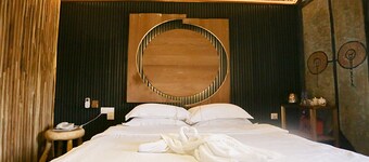 The Happy 8 Retreat @ Old Town