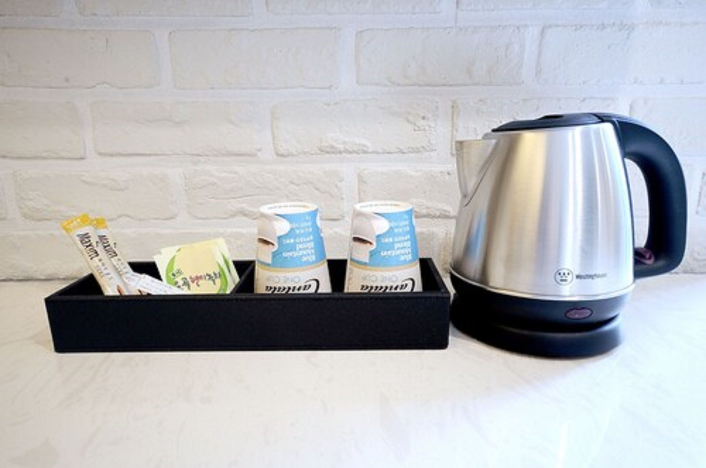 fridge, coffee/tea maker, electric kettle