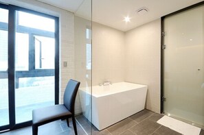 Sängtillbehör av högsta kvalitet, duntäcken och minibar