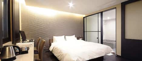 Premium bedding, down duvets, minibar, blackout curtains