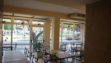 Free daily self-serve breakfast