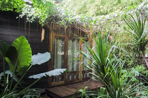 The Bamboo (Chalet) | Pemandangan dari kamar