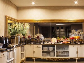 Desayuno estilo bufé