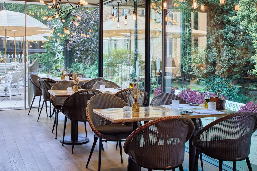 LA Maison Hotel