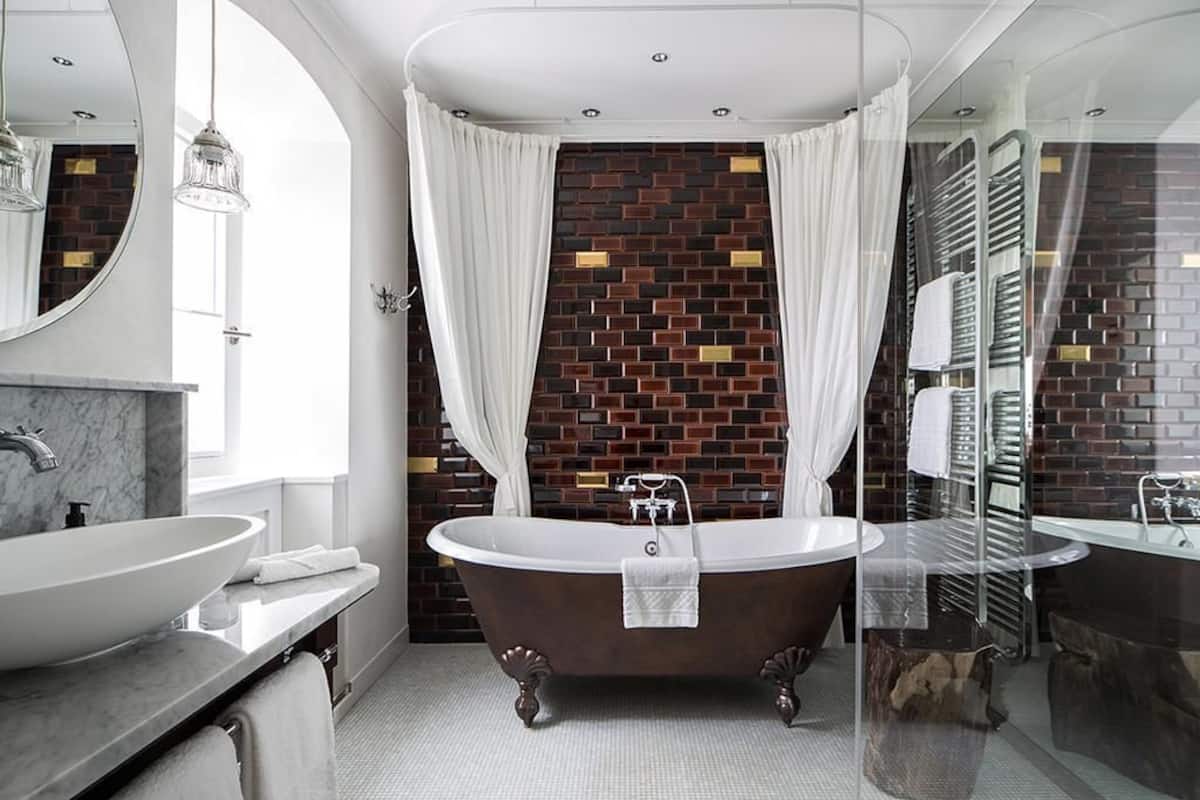 suite, city view (villa suite chocolat) | bathroom | shower, hair dryer, towels