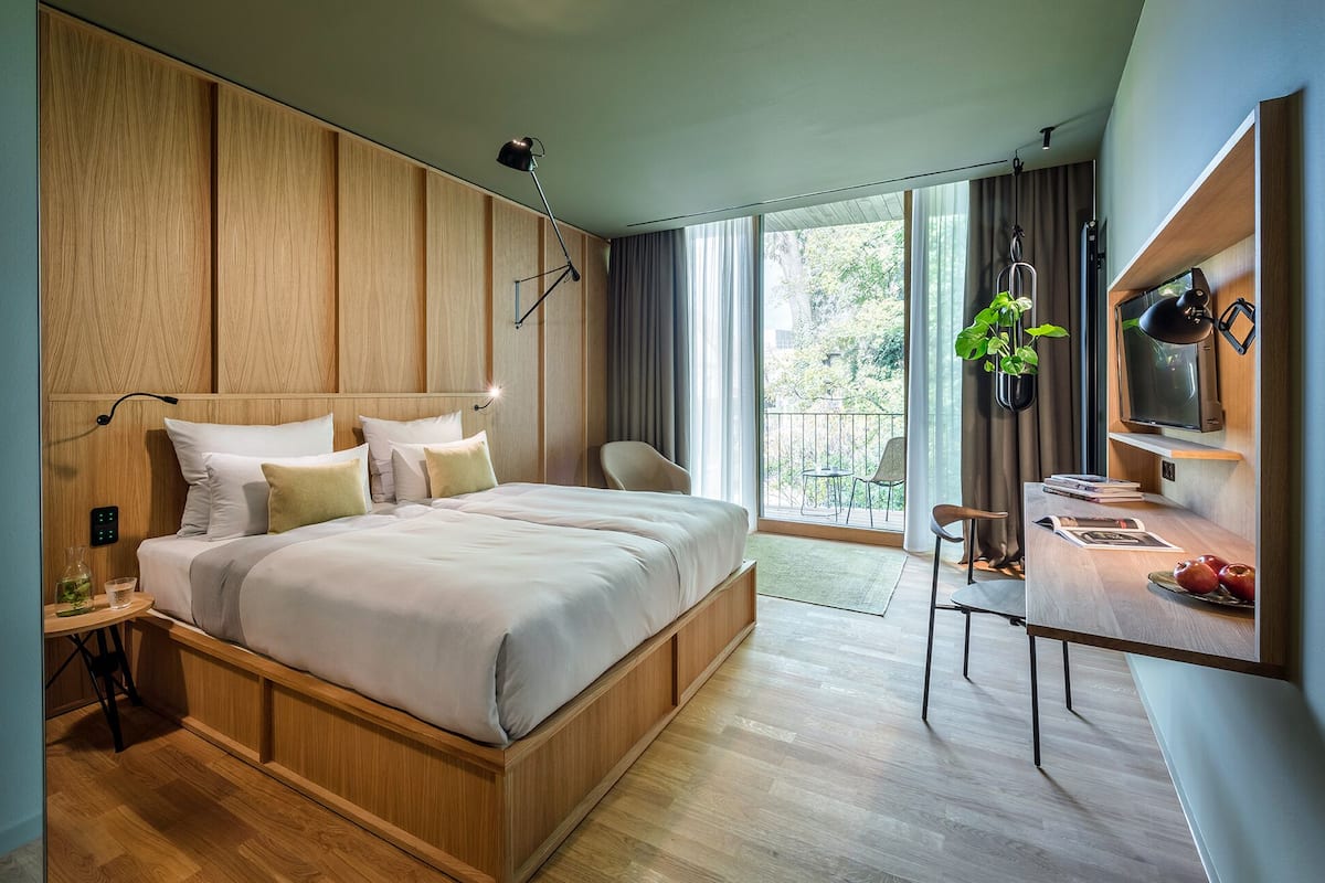 comfort double room (gaestehaus-zimmer) | 1 bedroom, minibar, in-room safe, desk