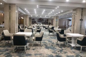 Chinese cuisine - Xin A Dan Yuan Optics Valley International Hotel (Wuhan)