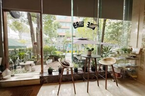Ảnh chưa phân loại, 2 trong số 53 ảnh, nút