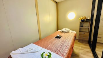 Body treatments, aromatherapy, Thai massages, body wraps, body scrubs