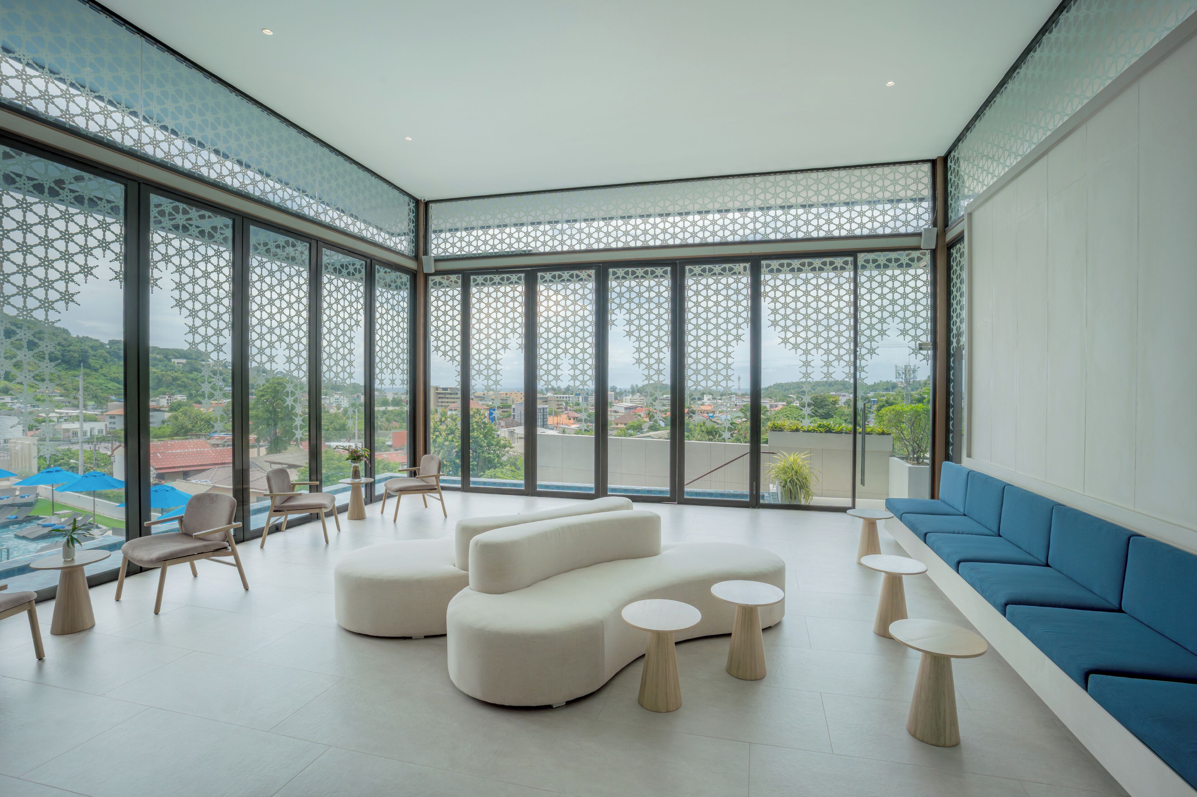 Coin salon dans le hall