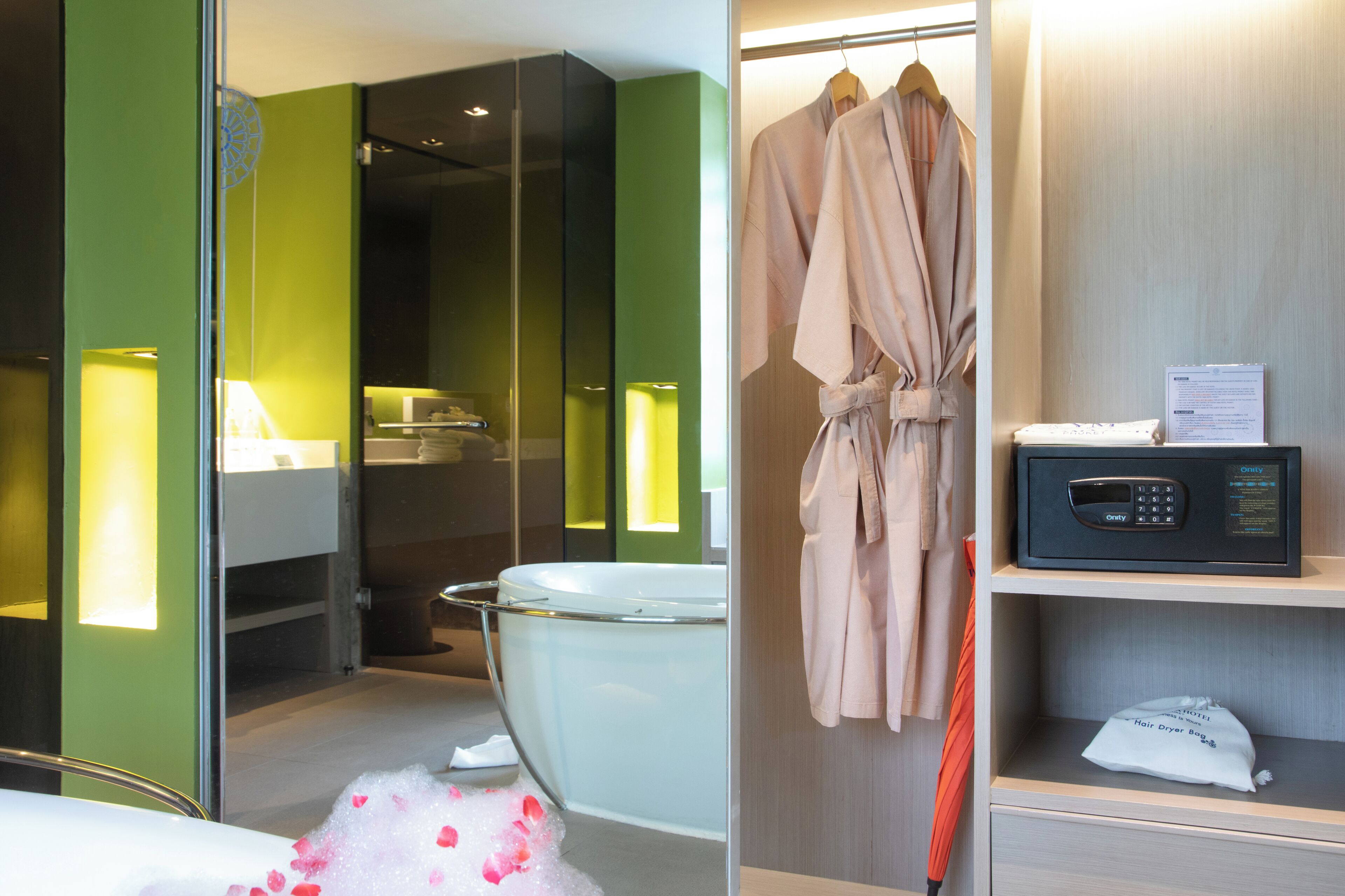 Room amenity